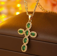 Charger l'image dans la galerie, Collier Croix dorée avec pierres de couleurs variées
